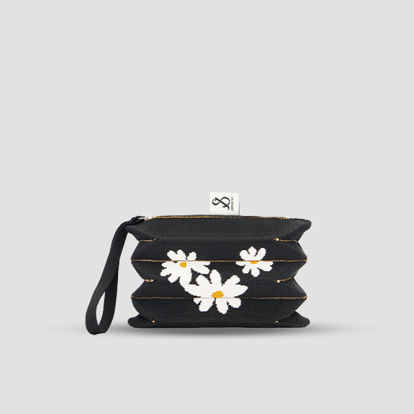 [Shipped by 26,May] Lucky Pleats Pouch S Daisy Rich Black