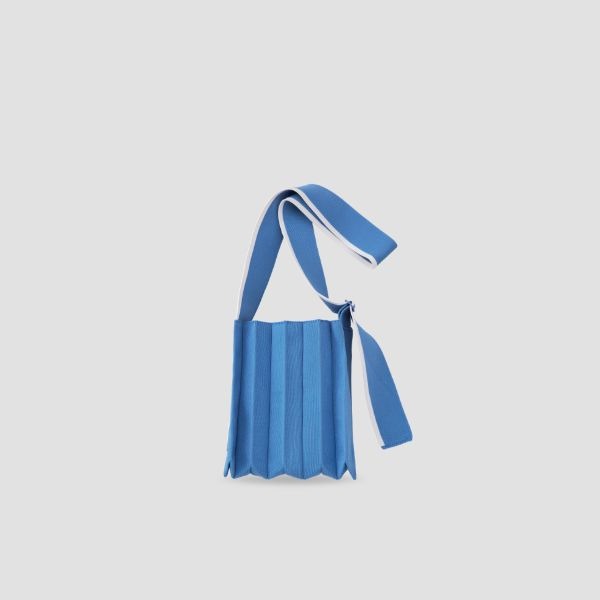 [Free Knit Tea Coaster] Lucky Pleats Knit Wing Line Lake Blue